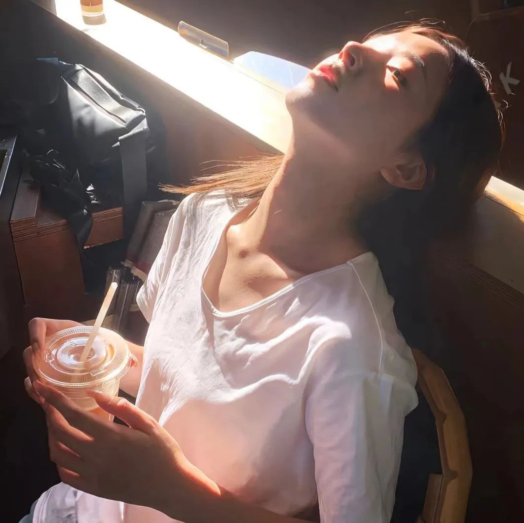 夏日不宜入爱河封面